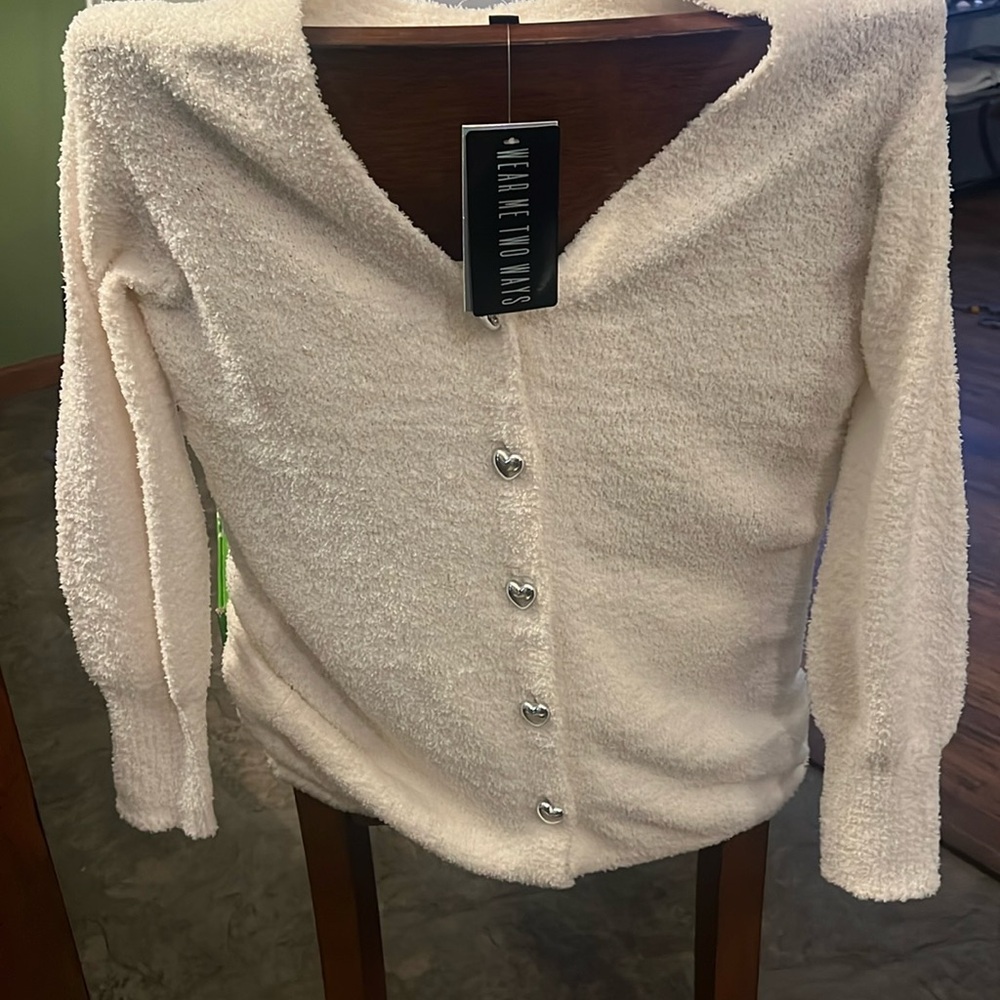 soft fluffy feel pretty cream color with heart-shaped buttons large